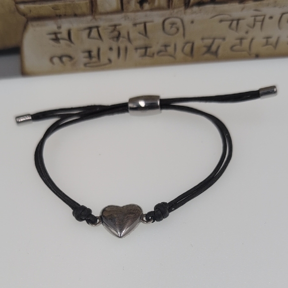 Fossil Silver and Black Crystal Heart Bracelet - Picture 3 of 6